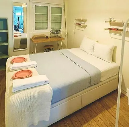 Majesticlara Bed & Breakfast *