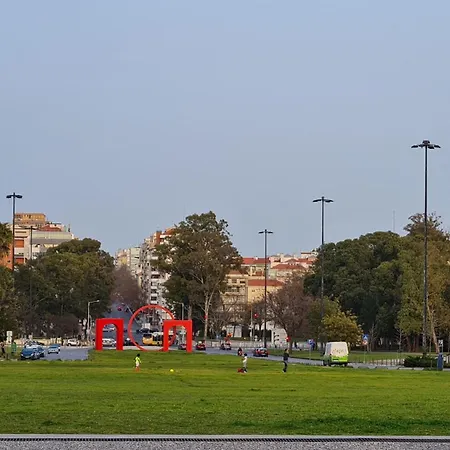 Alojamento de Acomodação e Pequeno-almoço Majesticlara Lisboa