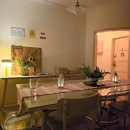 Majesticlara Bed & Breakfast *